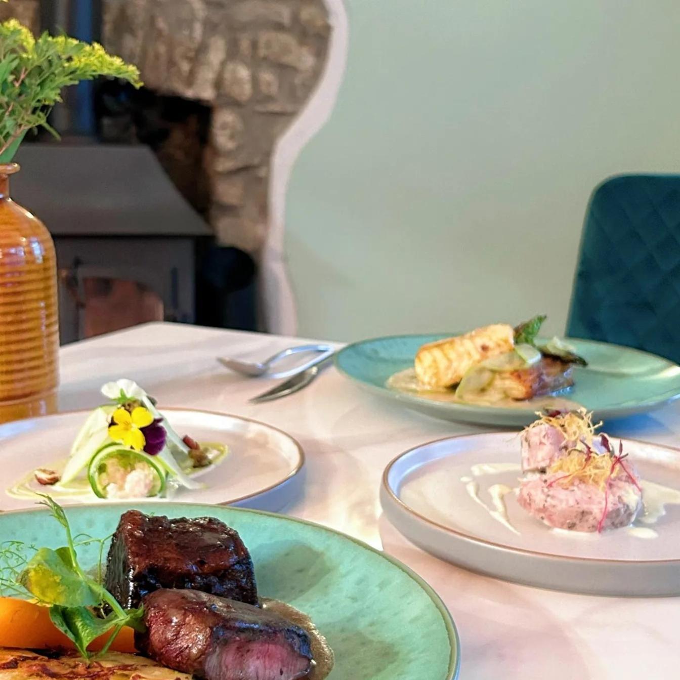 Penybont Restaurant + Inn Carmarthen Exteriér fotografie