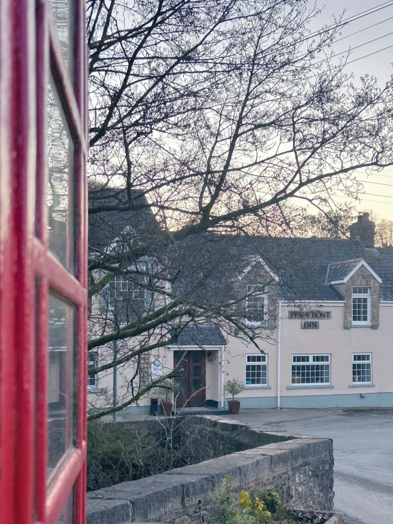 Penybont Restaurant + Inn Carmarthen Exteriér fotografie